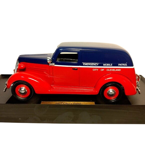 Cleveland Police Department 1937 Chevy Panel Die Cast Car Emergency Patrol CPD - Picture 4 of 14